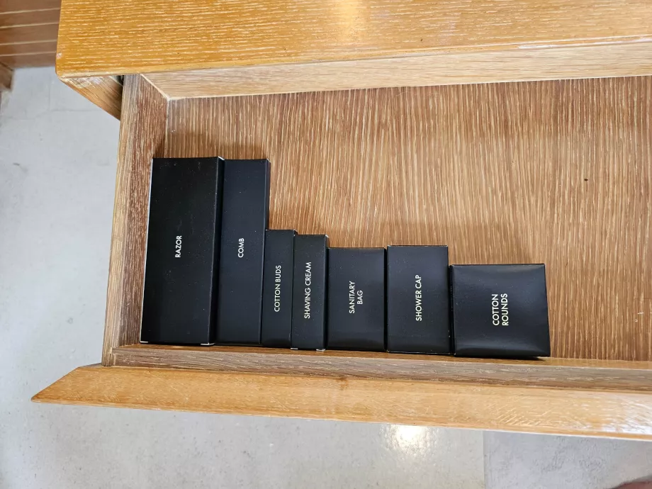 Kostnadsfria toalettartiklar i badrummet