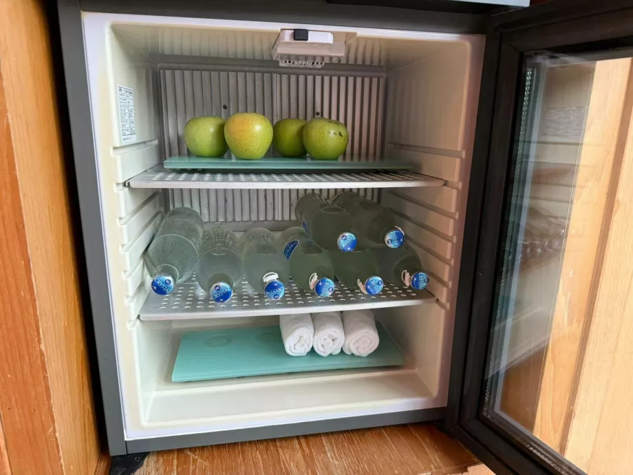 Gratis vatten, handdukar och äpplen i gymmet