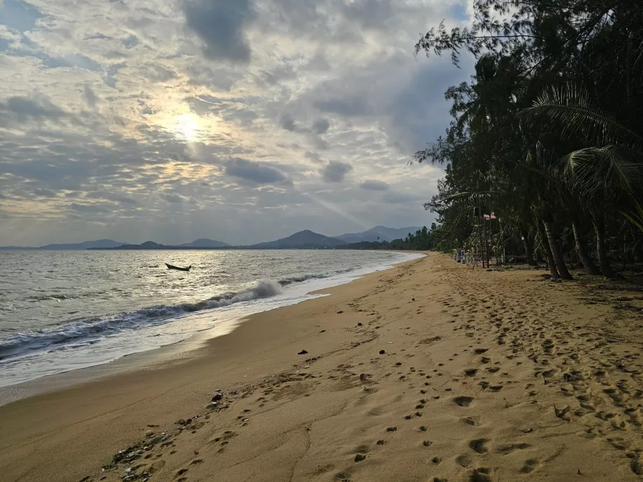 Mae Nam Beach