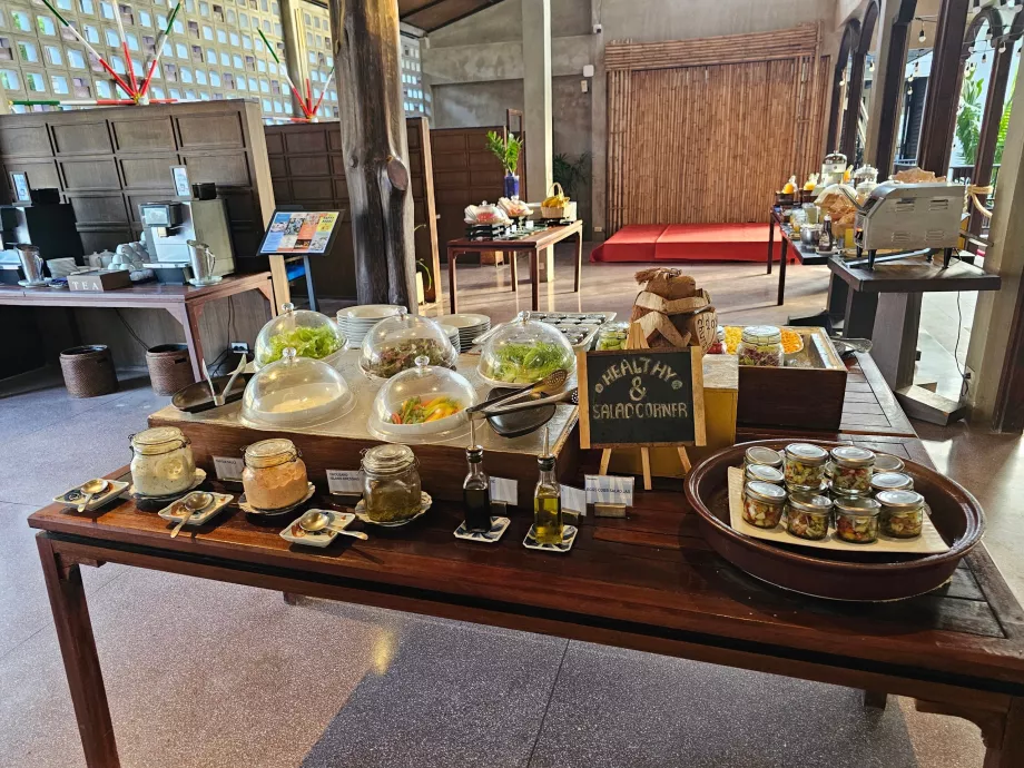 Frukost - hälsosam och salladshörna