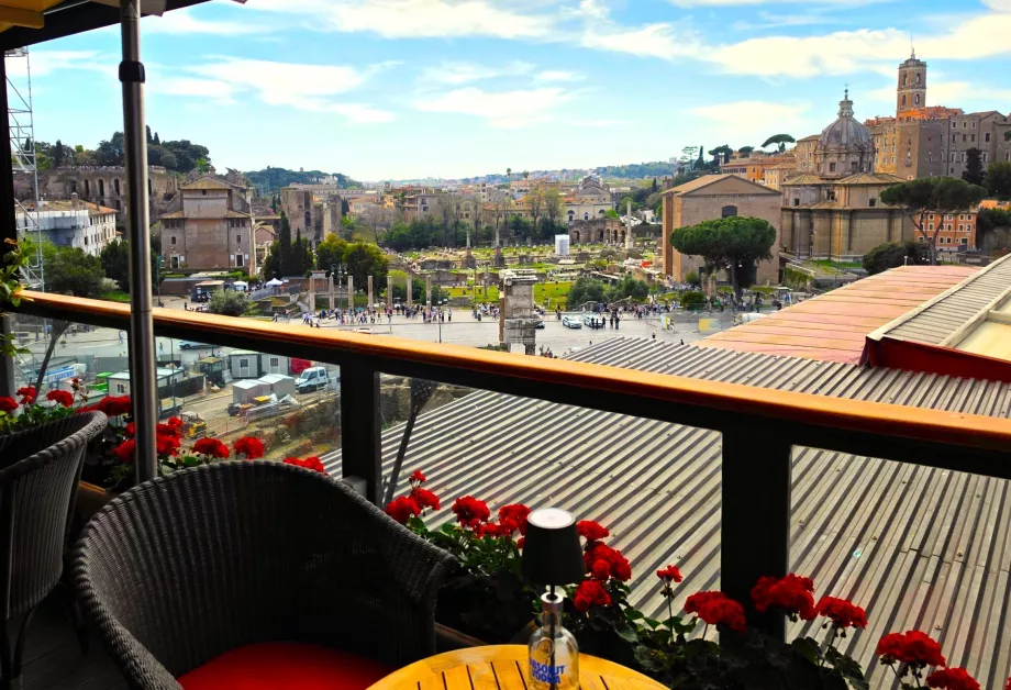 Utsikt över Forum Romanum från hotellets restaurang