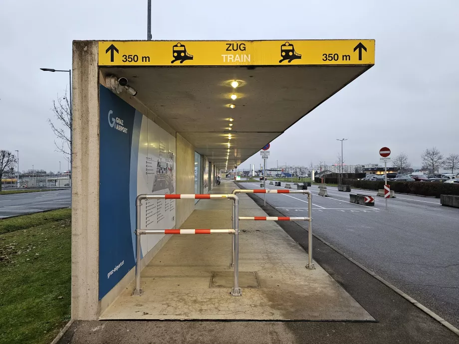 Gångväg till tågstationen