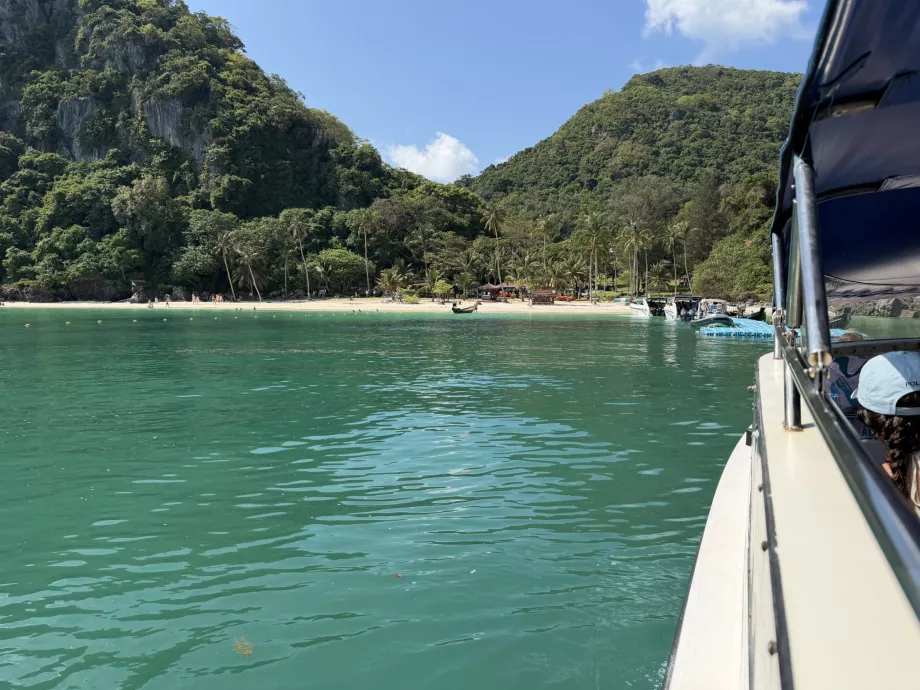 Landning på stranden Koh Wua Ta Lap
