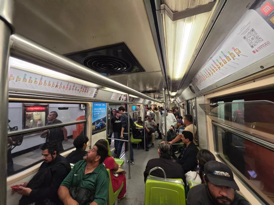 Metro interiör i CDMX