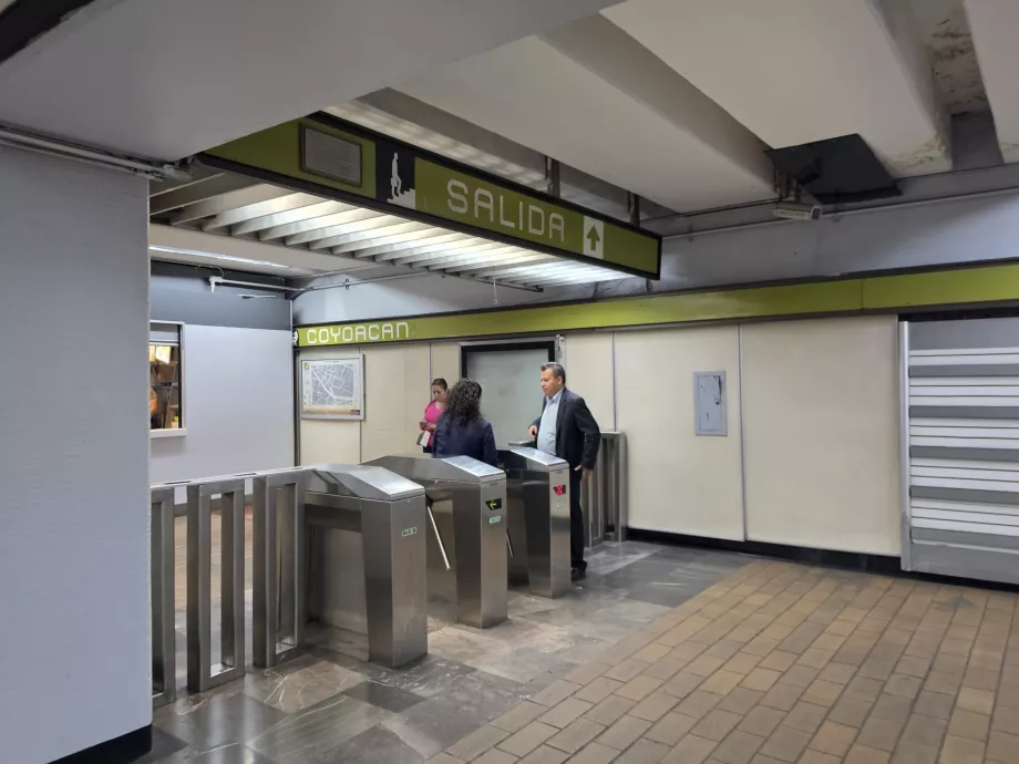 Utgång från stationen