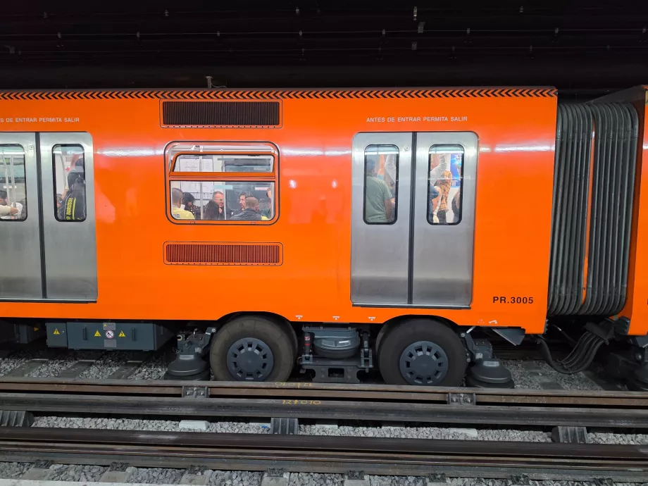 Gummidäck på tunnelbanetåg