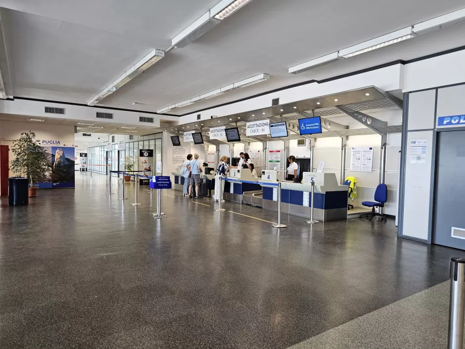 Incheckningsdiskar på Foggia Airport