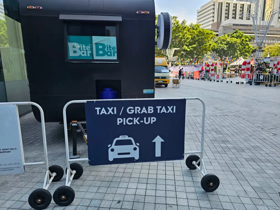 King Power Mahanakhon - taxistation