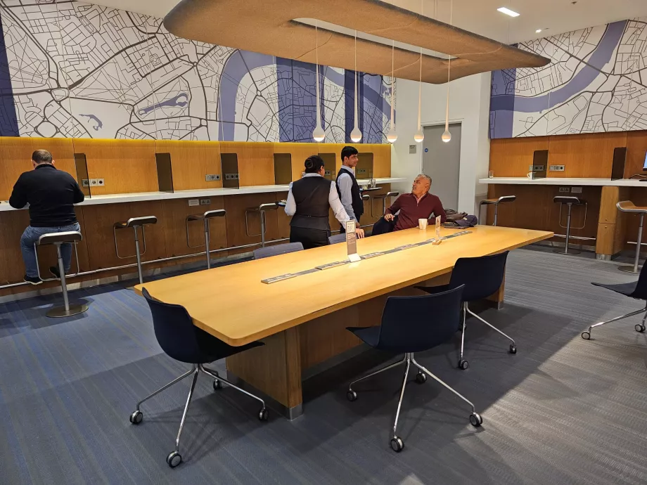 Arbetsstationer och skrivbord