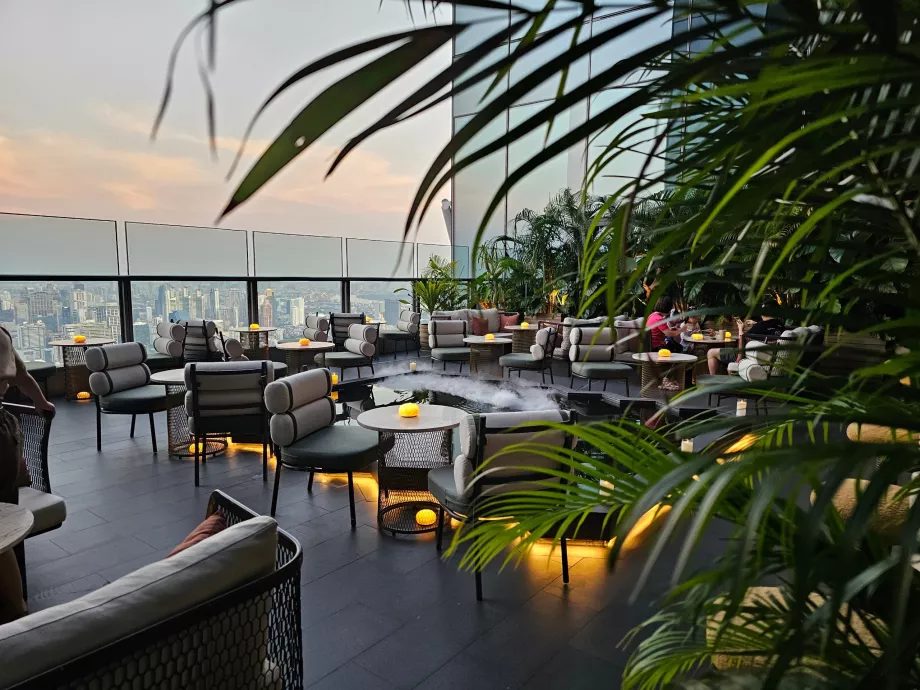 Restauranger på Akara Sky Hanuman