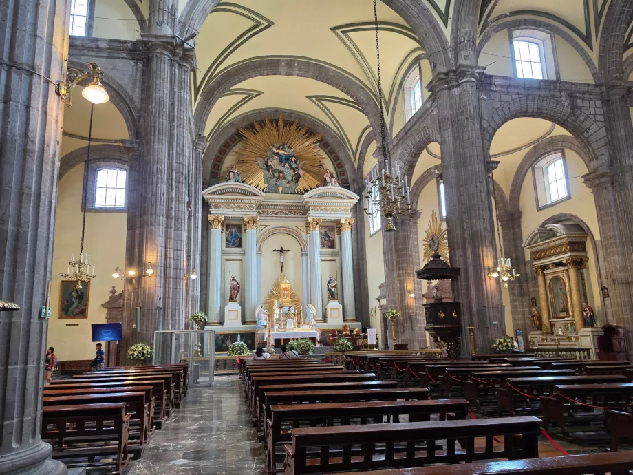 Metropolitan Cathedral, sidokapellet