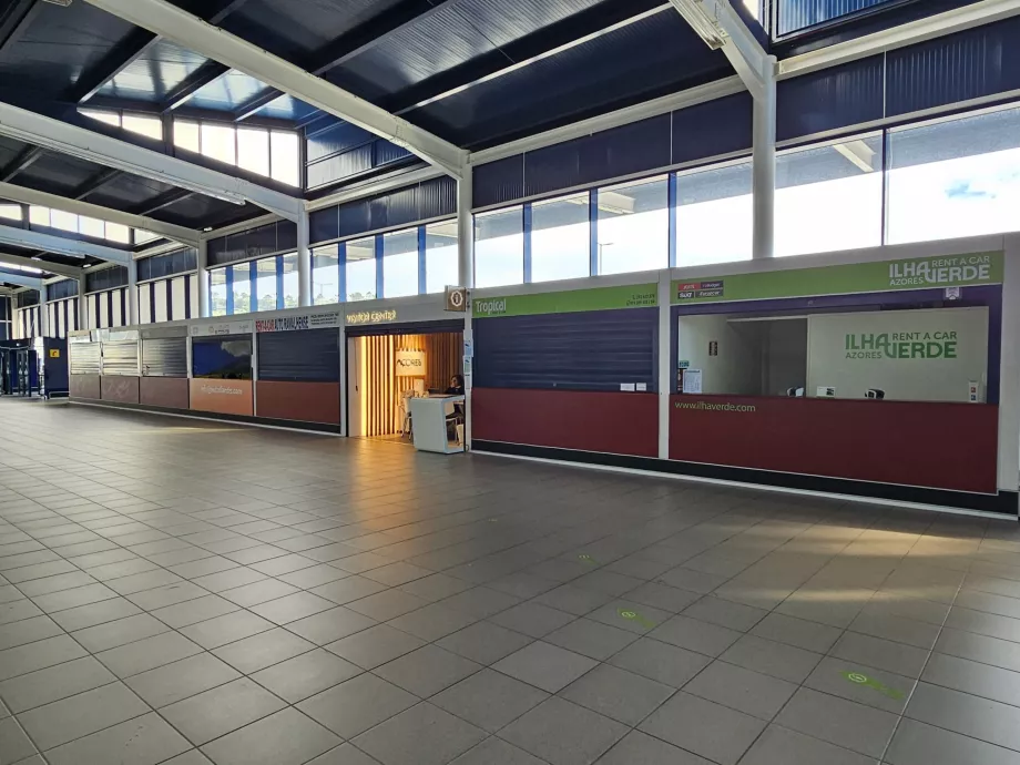 Hyra bil i Pico Flygplats terminal