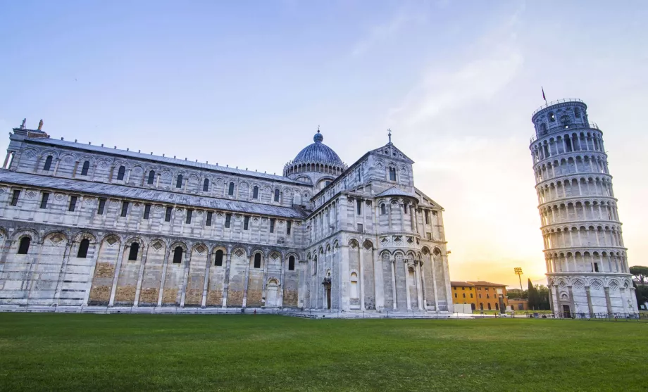 Lutande tornet i Pisa