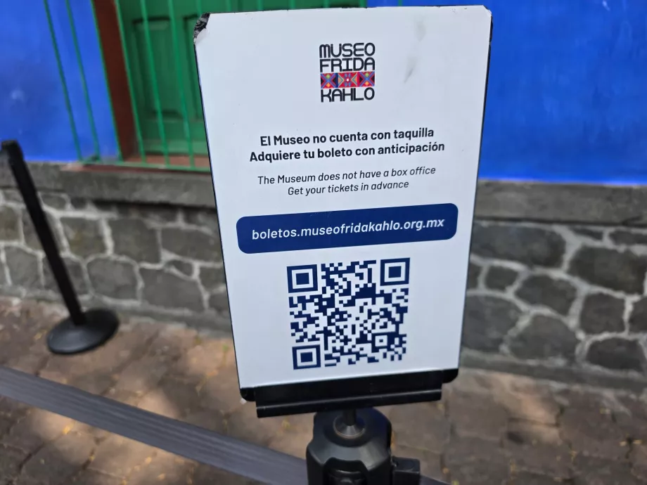 Informationsskylt vid museet