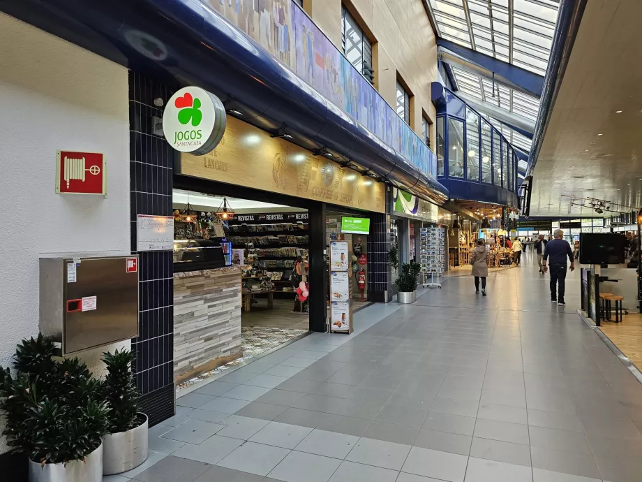 Butiker i det allmänna området, PDL airport