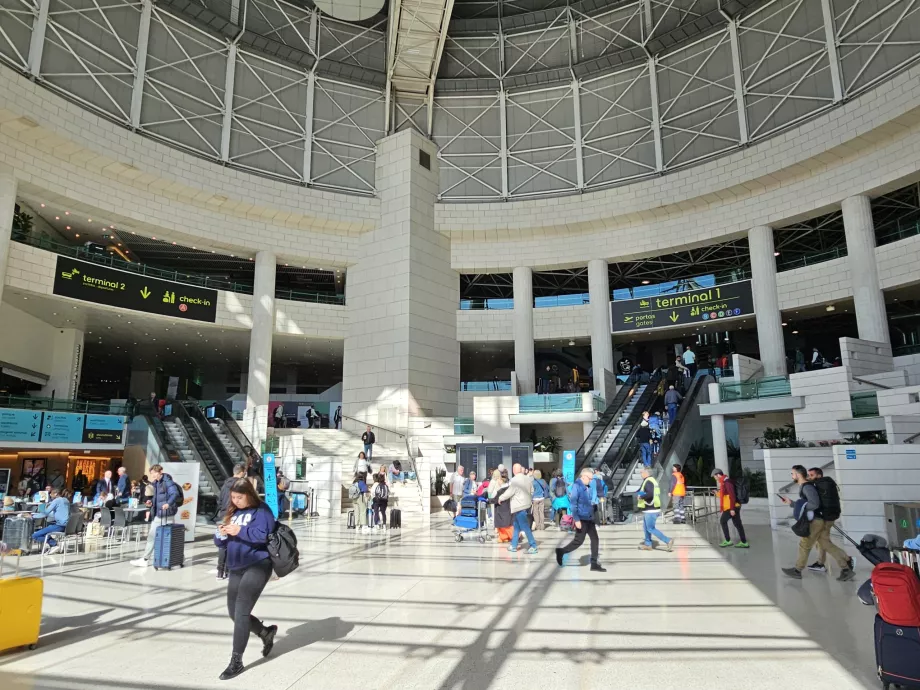 Centralhall Terminal 1