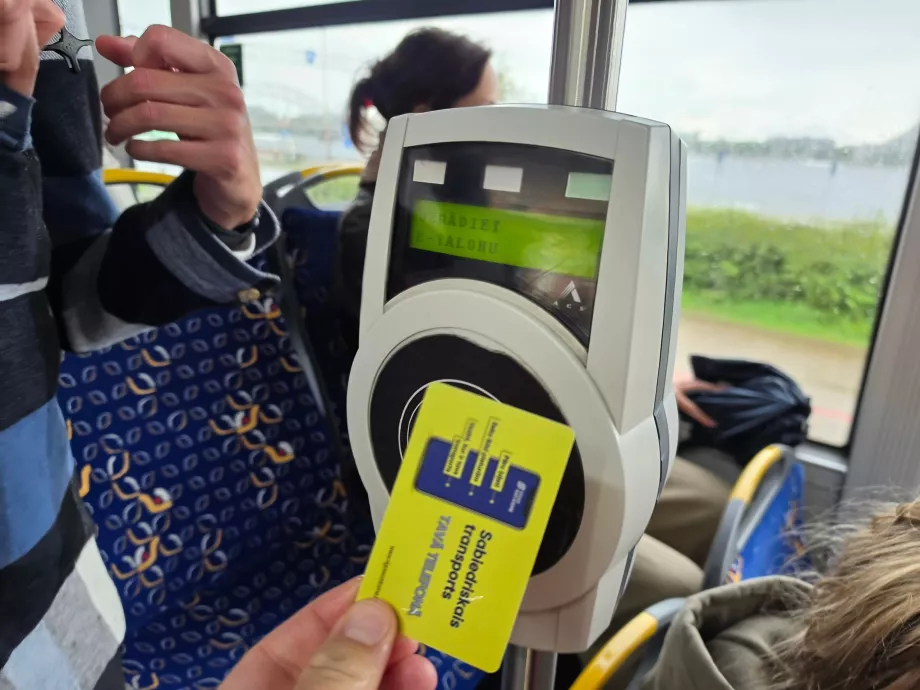Använda din biljett på bussen