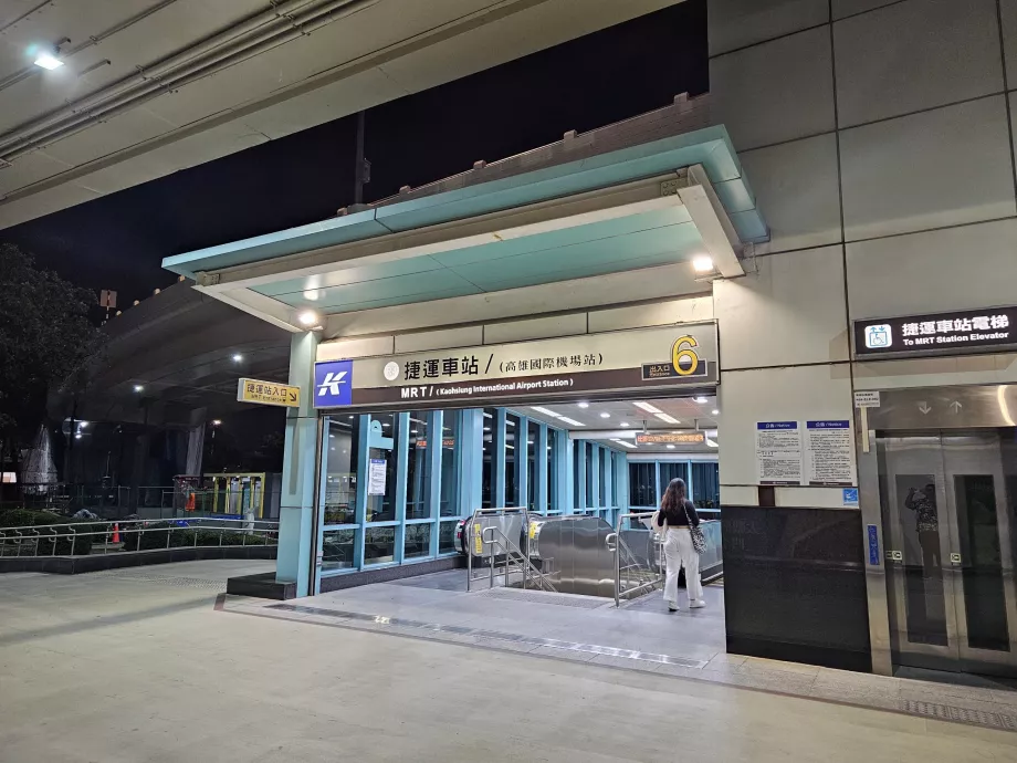 Ingång till tunnelbanestationen