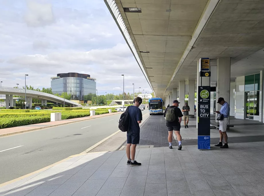 Busshållplats i riktning mot centrum