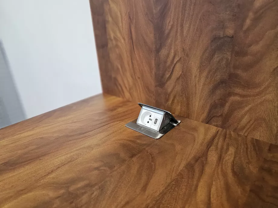 Uttag och USB-anslutningar