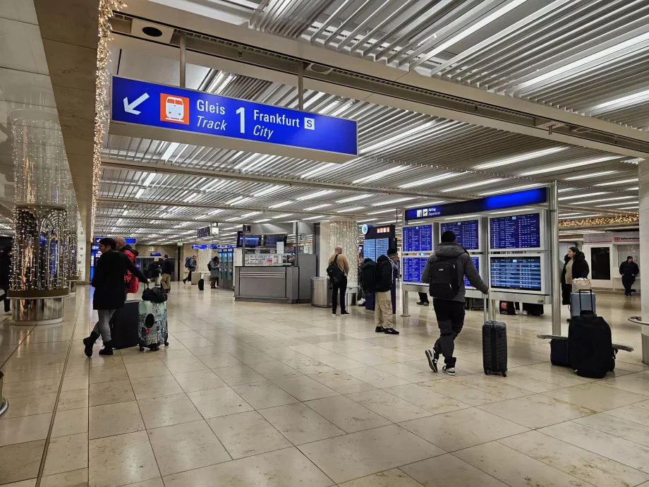 Tågstation, FRA flygplats