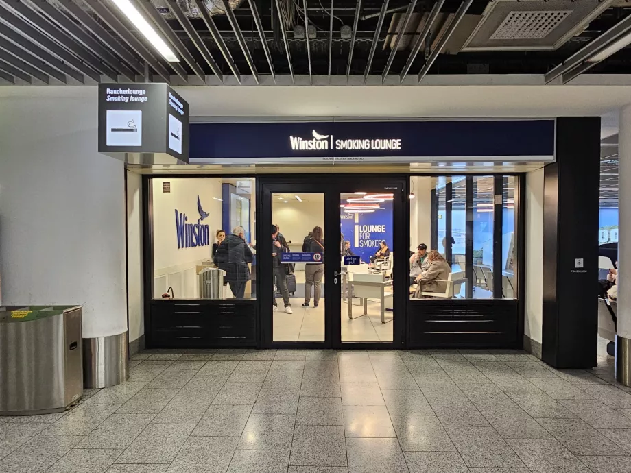 Rökrum, Frankfurt flygplats