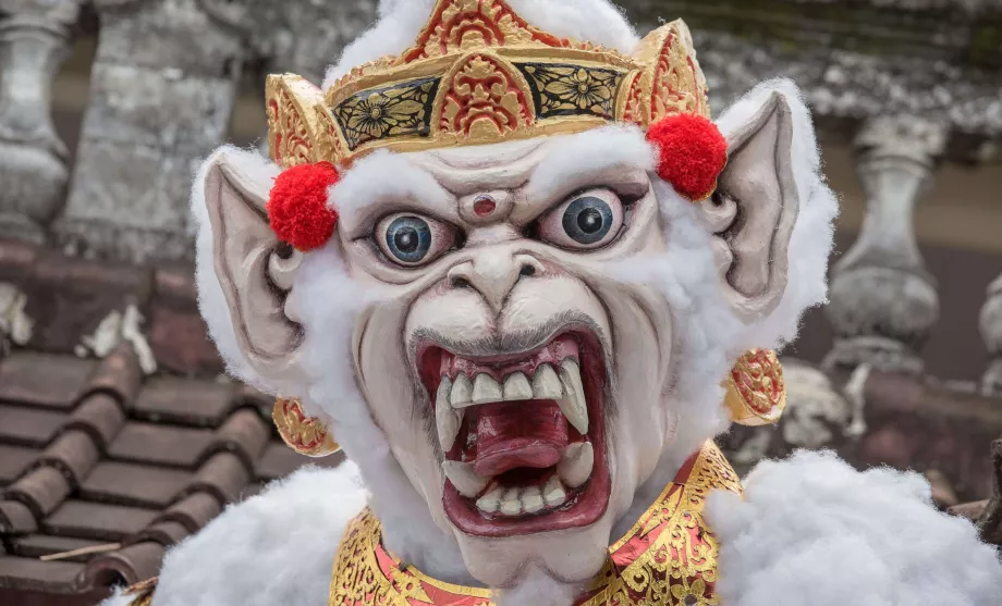 Ogoh-ogohs onda ande under Nyepi