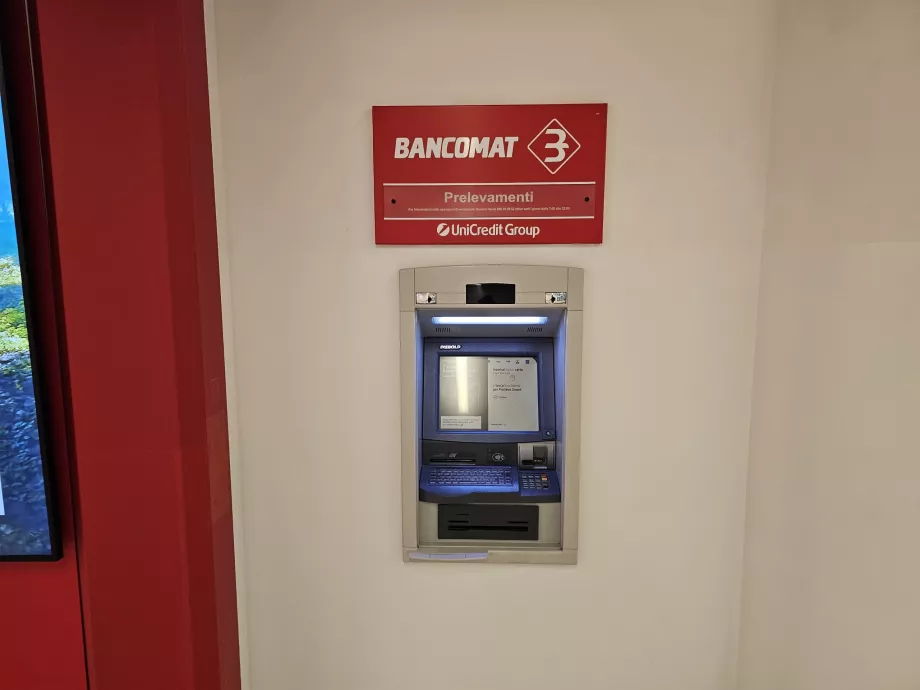 UniCredit bankomat