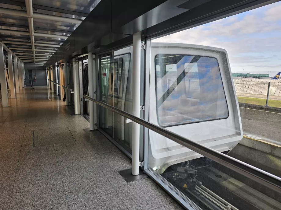 Automatiskt tåg, Stansted Airport