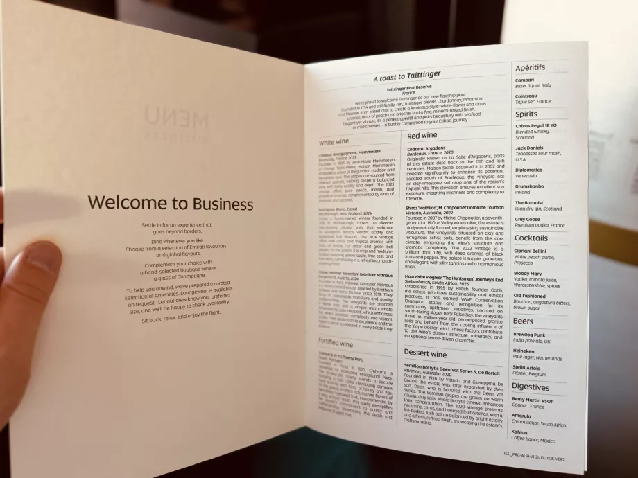 Erbjudande av viner, öl, aperitifer, digestiver och cocktails