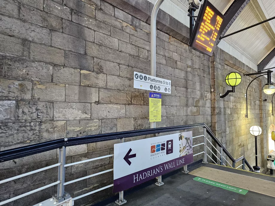 Plattform på stationen Hexham till Newcastle