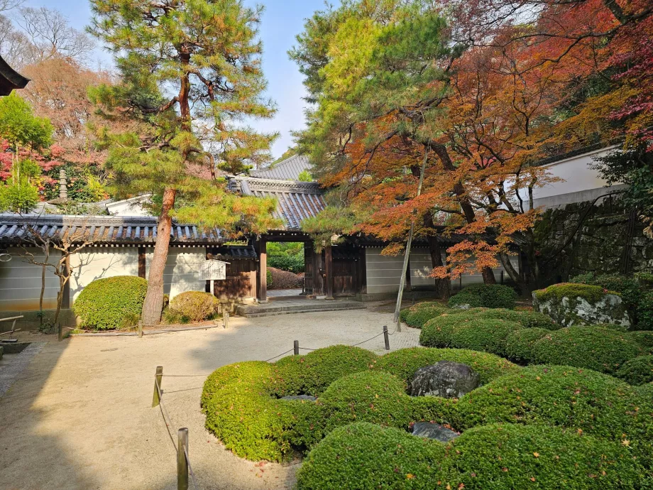 Chion-in-templet, Trädgårdar