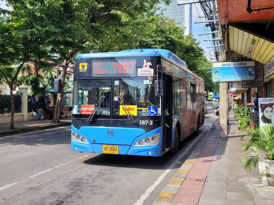 Luftkonditionerad buss