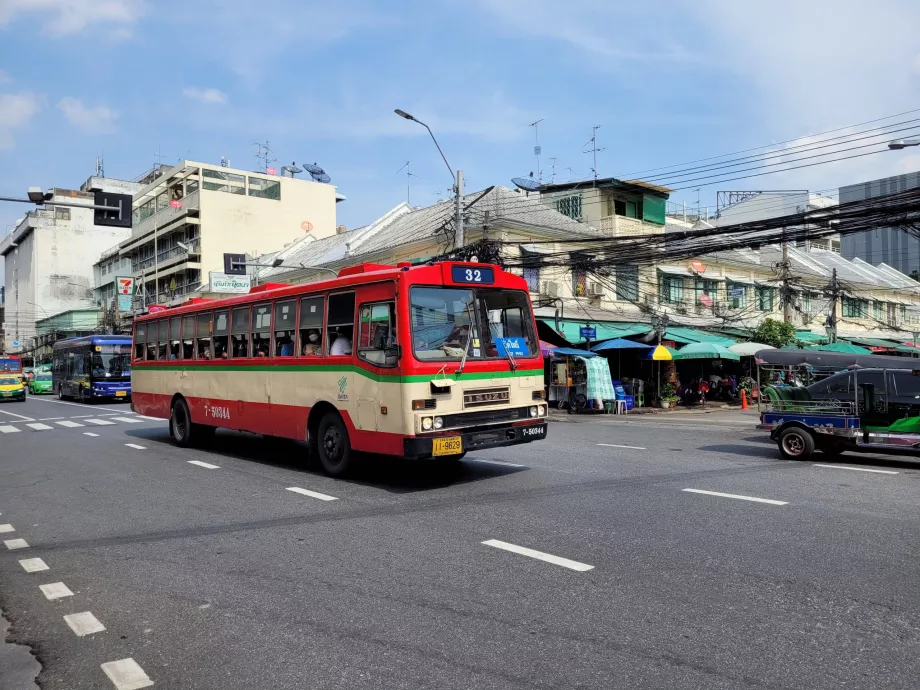 Okonditionerad buss