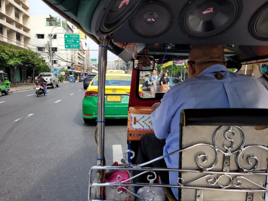 Åka tuk-tuk