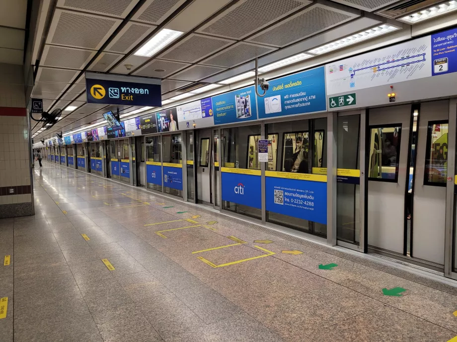 Plattformar i tunnelbanan
