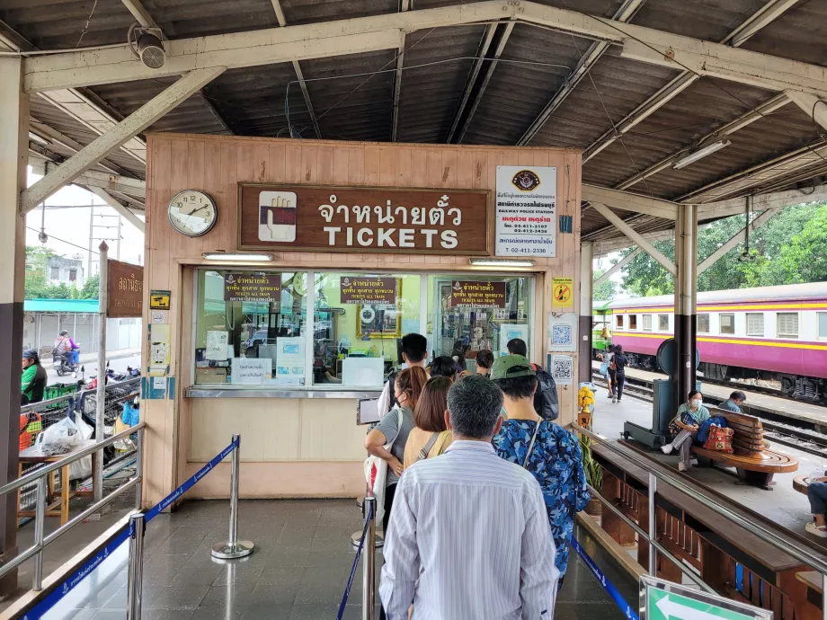 Biljettkontor vid Thonburi station