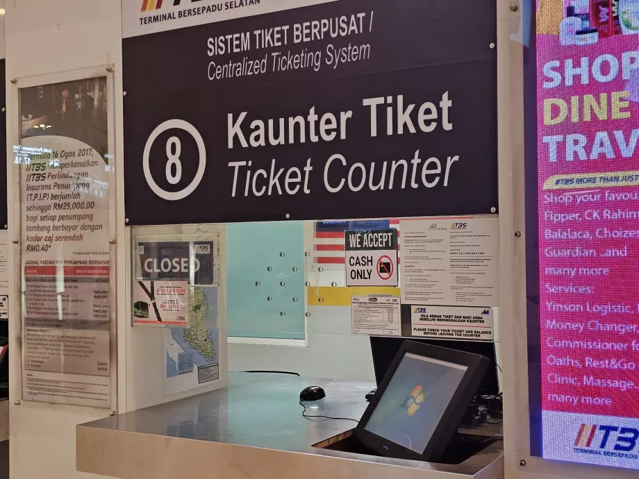 Betalning kontant i kassan