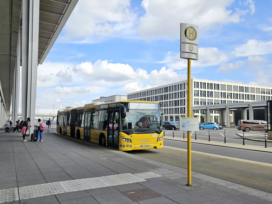 Buss X7, BER flygplats