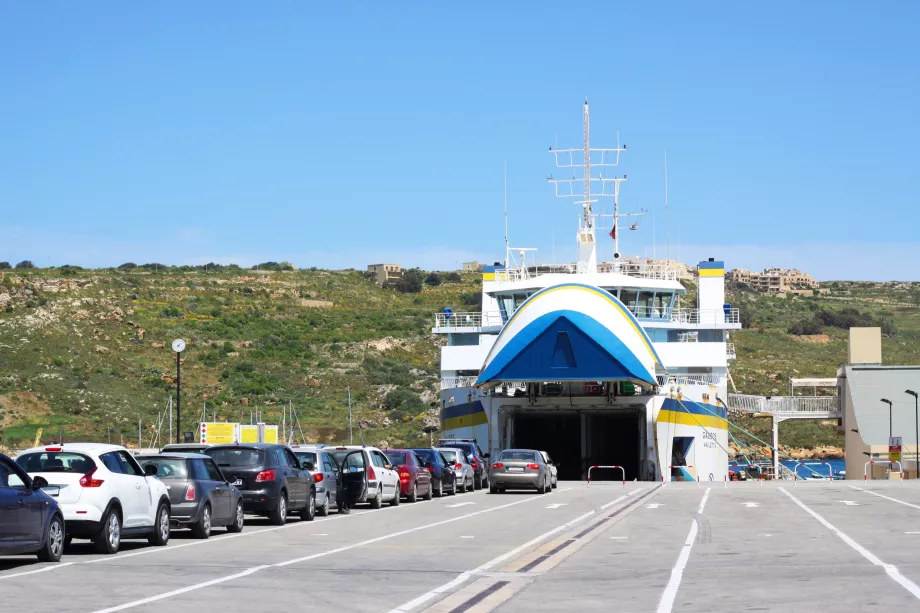 Gozo bilfärja