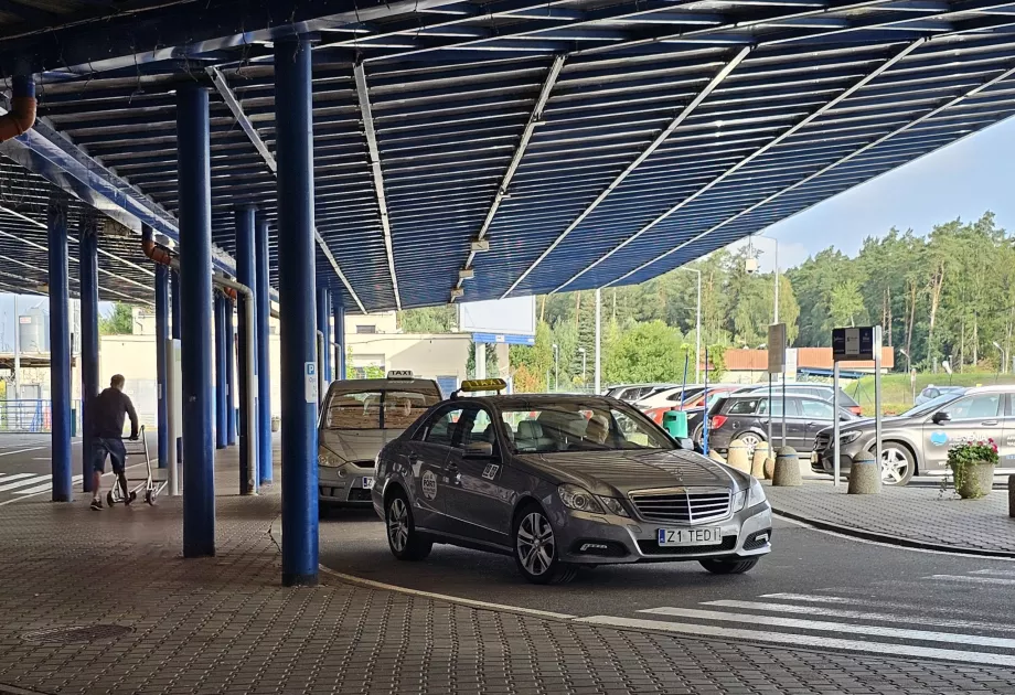 Taxi, flygplats Szczecin