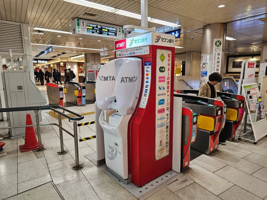 Bankomat i tunnelbanestationen