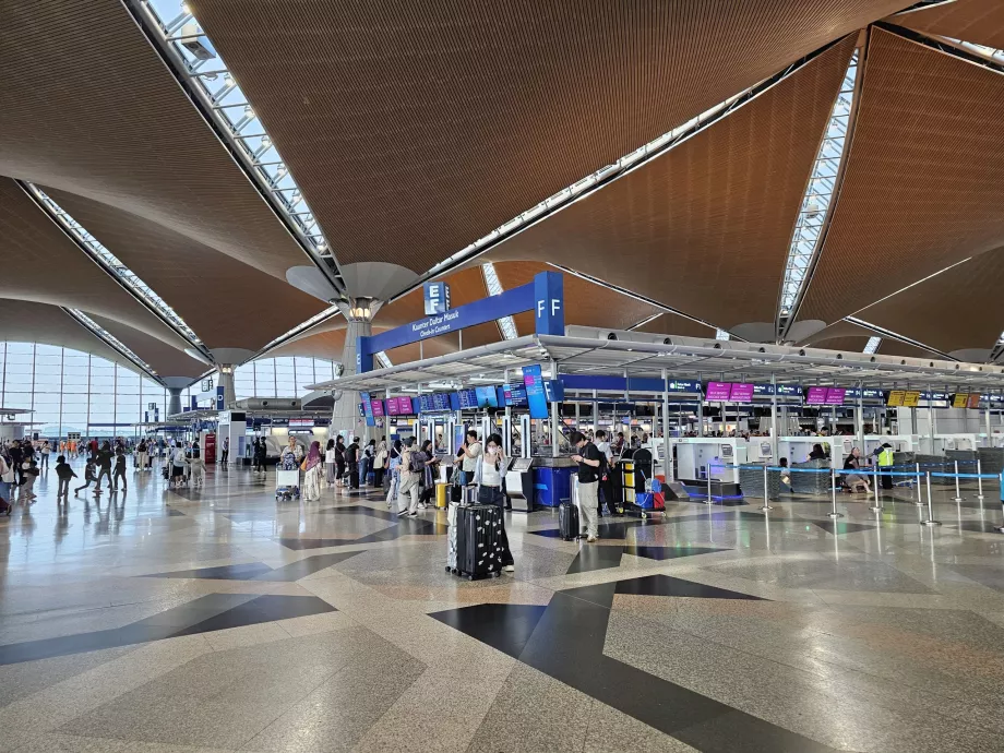 Terminal 1, incheckning