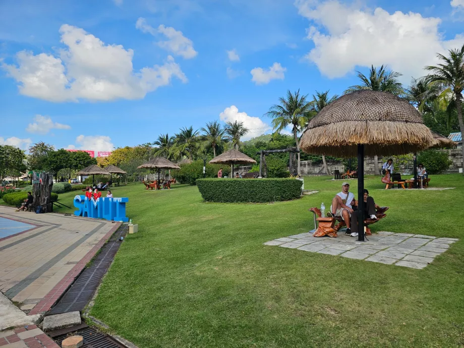 Gazebos framför flygplatsen, allmän del