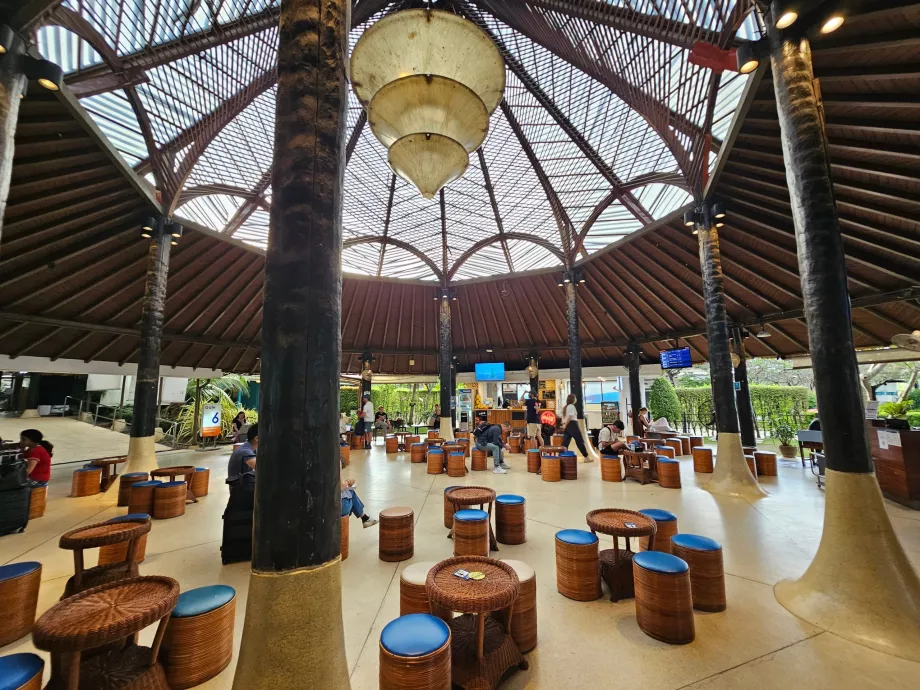 Avgångsgate i den internationella sektionen