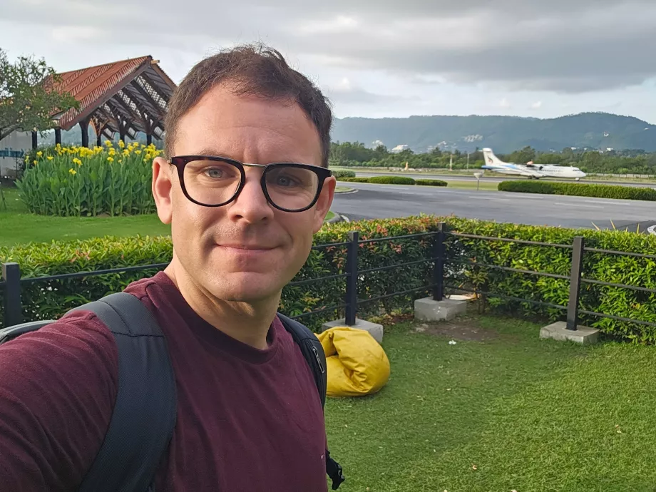 Jag på Koh Samui Airport, transitområde, internationell sektion