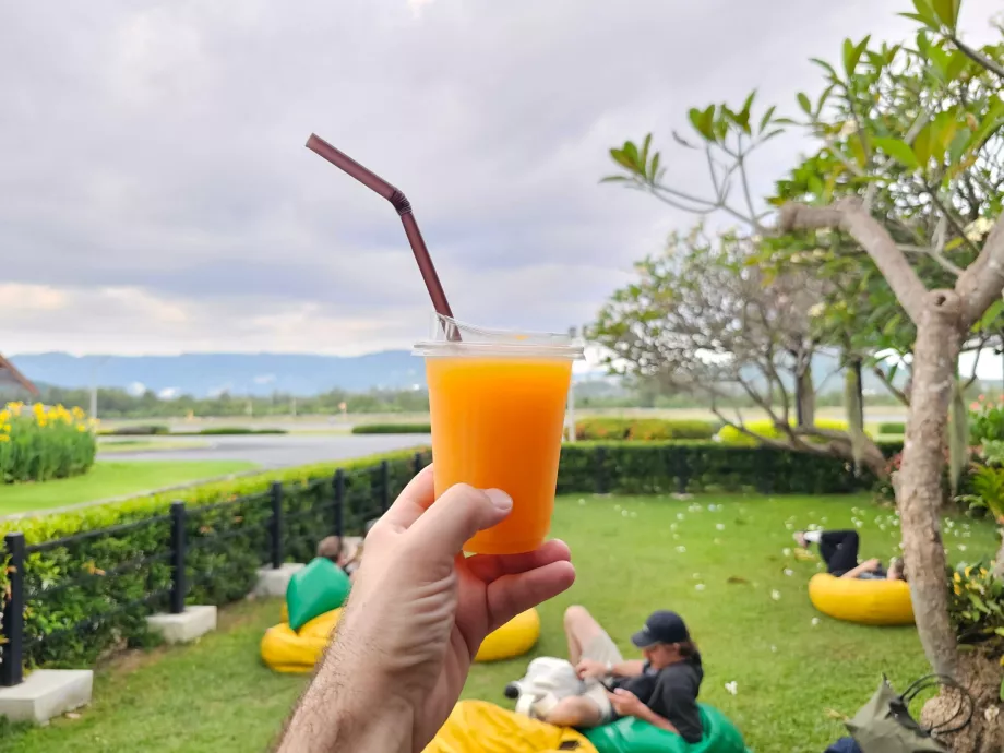 Sista färskvaran före avresan från Thailand