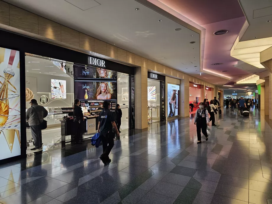 Butiker i transitzonen för Terminal 3