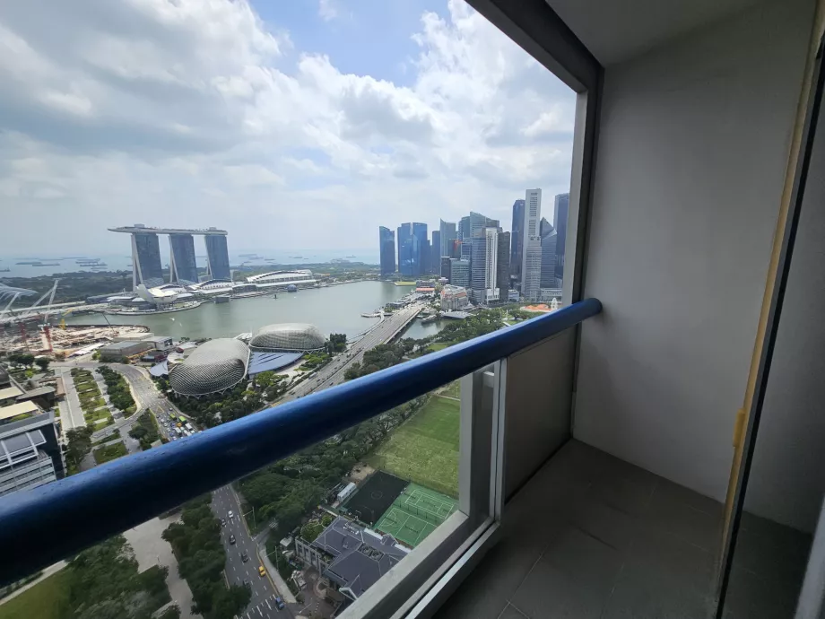 Utsikt över Marina Bay Sands från balkongen