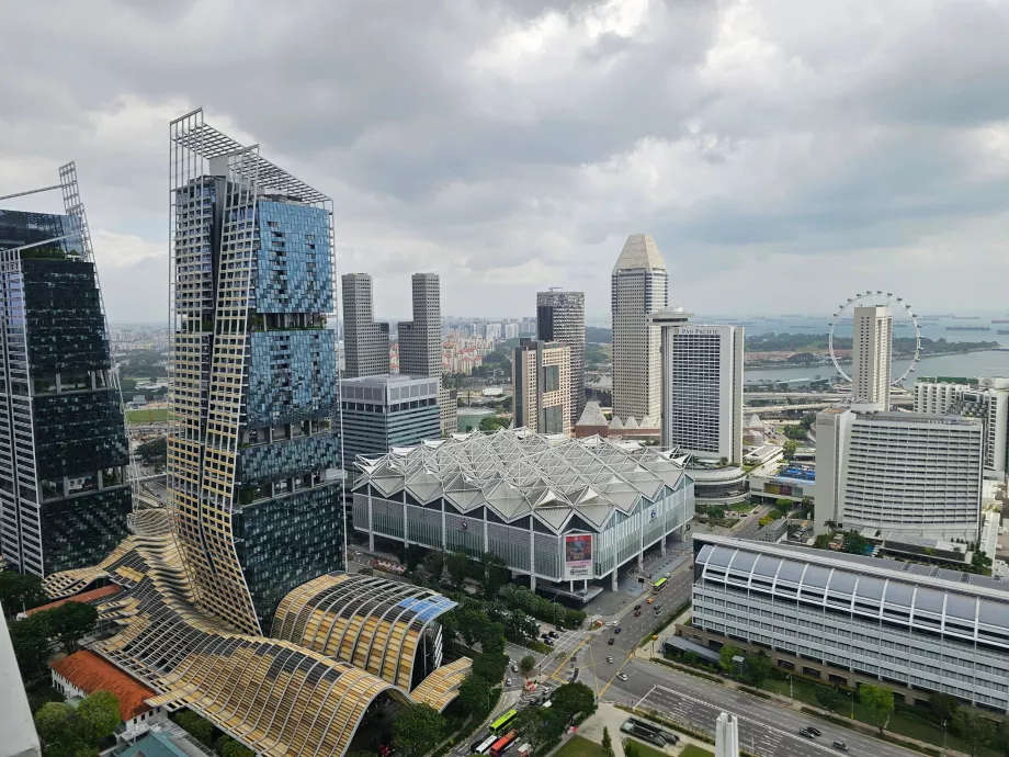 Utsikt från balkongen till andra sidan